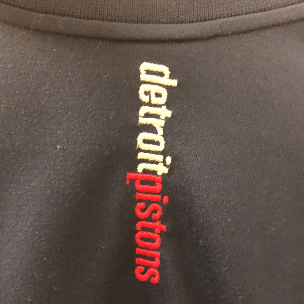 Vintage Early 2000s Detroit Pistons Shooting Shirt Gem